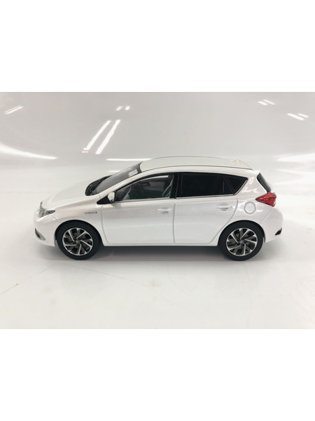 カラーサンプル　AURIS