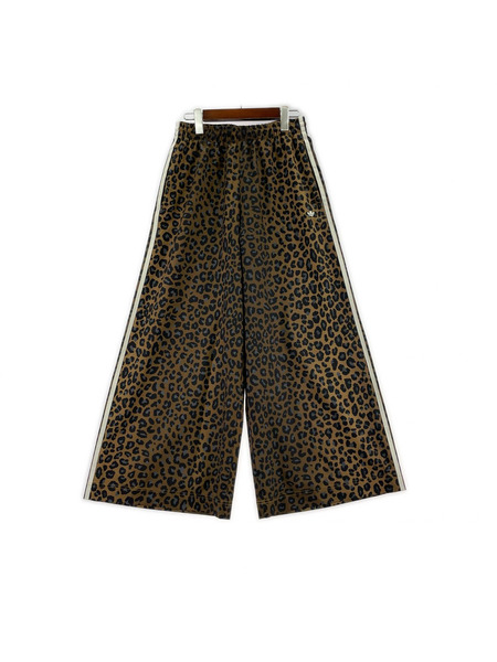 adidas パンツ LEOPARD FIREBIRD OVERSIZED TP