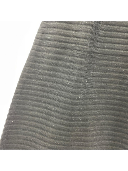 ISSEY MIYAKE me アシンメトリー プリーツサルエルパンツ - 黒 MI31JF254