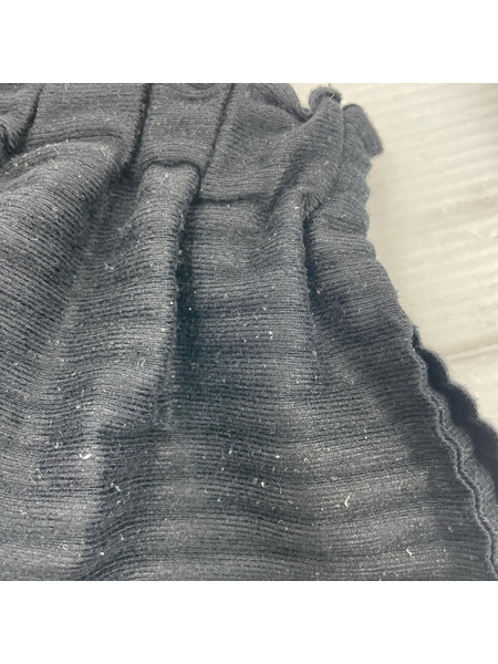 ISSEY MIYAKE me アシンメトリー プリーツサルエルパンツ - 黒 MI31JF254