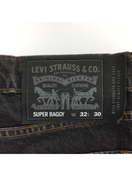 Levi's デニム・ジーンズ ブラックデニム/スーパーバギー[値下]