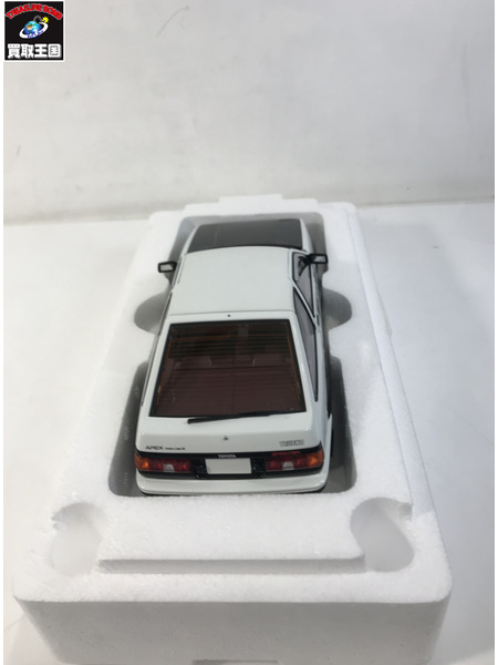 1/18スケールカー 頭文字D TOYOTA SPRINTER TRUENO(AE86) D Ver.