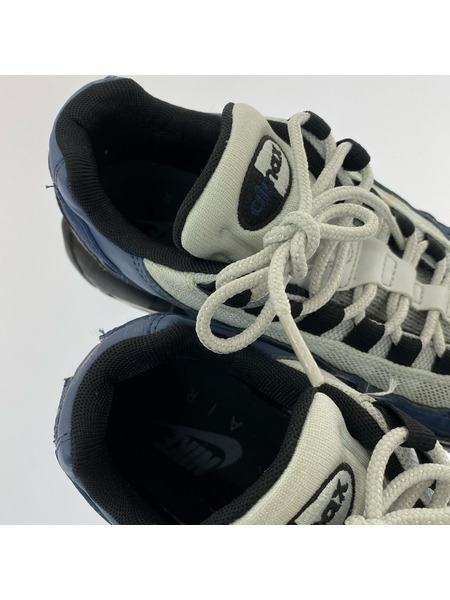 NIKE スニーカー 749766-028