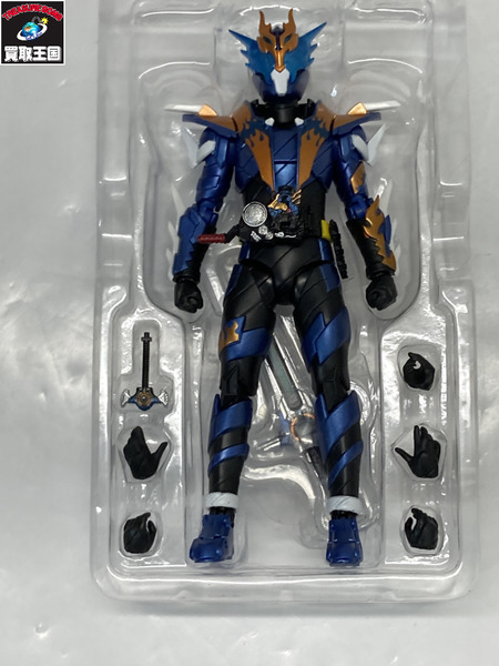 メーカー 仮面ライダーフィギュア S.H.Figuarts 仮面ライダークローズ