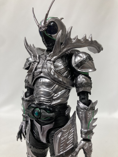 フィギュアーツ 仮面ライダーSHADOWMOON ※胸部分ｷｽﾞあり