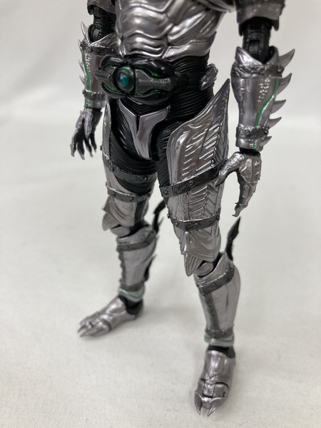 フィギュアーツ 仮面ライダーSHADOWMOON ※胸部分ｷｽﾞあり