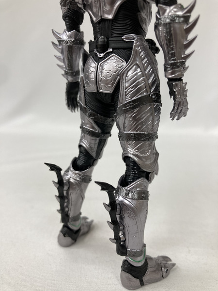フィギュアーツ 仮面ライダーSHADOWMOON ※胸部分ｷｽﾞあり