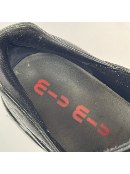 靴 miumiu レザーローカットスニーカー 黒 (9)
