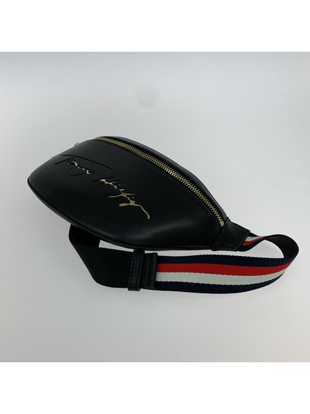 TOMMY HILFIGER レザーボディバッグ BLK