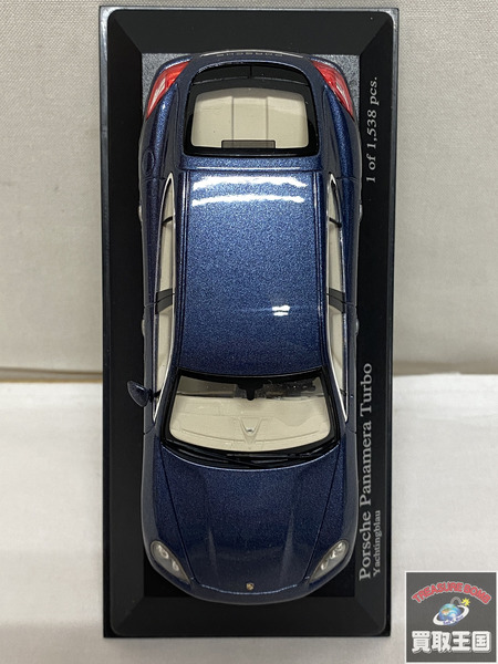 1/43 minichamps Porsche Panamera Turbo